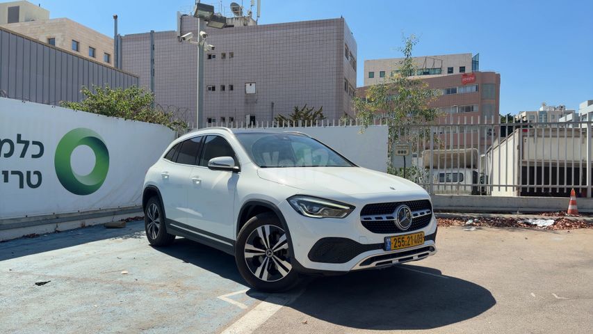 מרצדס-בנץ GLA