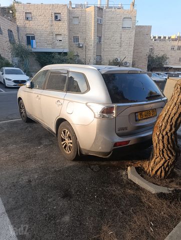 מיצובישי אאוטלנדר