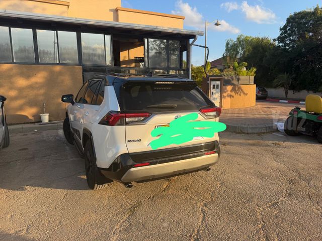 טויוטה RAV4