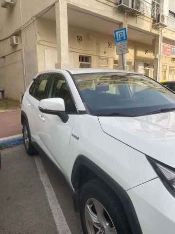 טויוטה RAV4