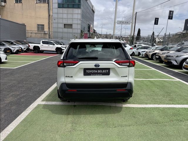 טויוטה RAV4