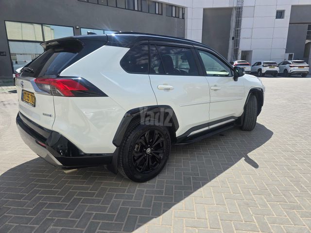 טויוטה RAV4