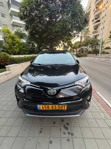טויוטה RAV4