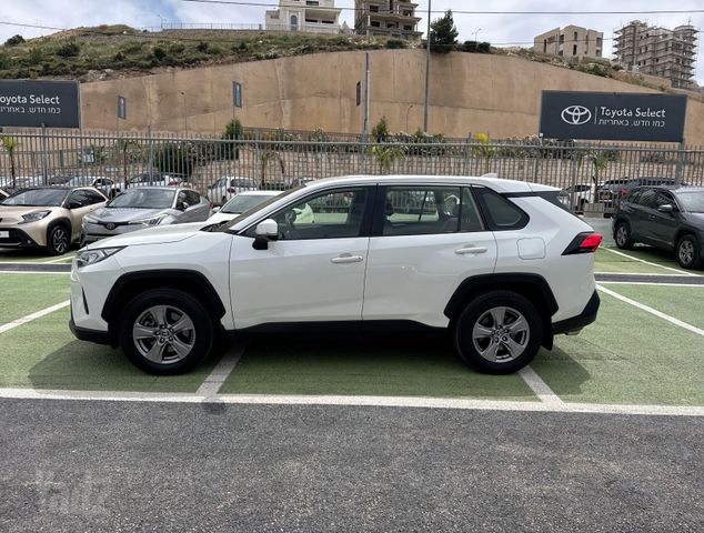טויוטה RAV4