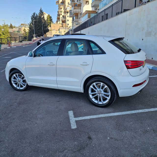 אאודי Q3