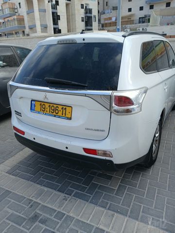 מיצובישי אאוטלנדר