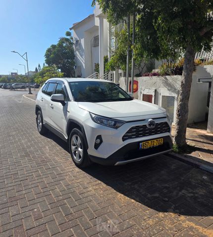 מודעת רכב טויוטה RAV4