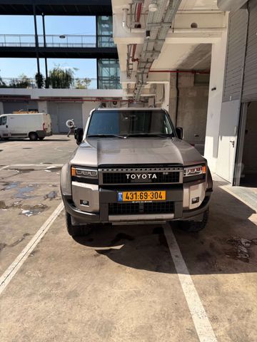 טויוטה לנד קרוזר
