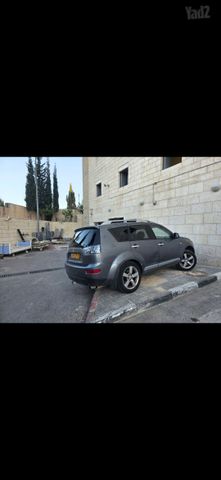 מיצובישי אאוטלנדר