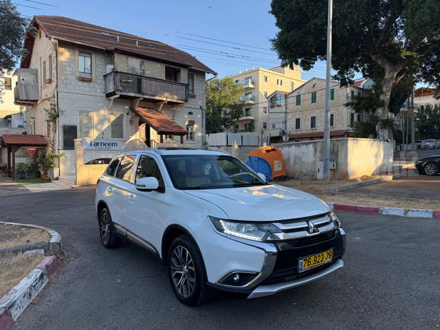 מיצובישי אאוטלנדר