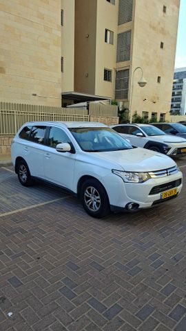 מיצובישי אאוטלנדר