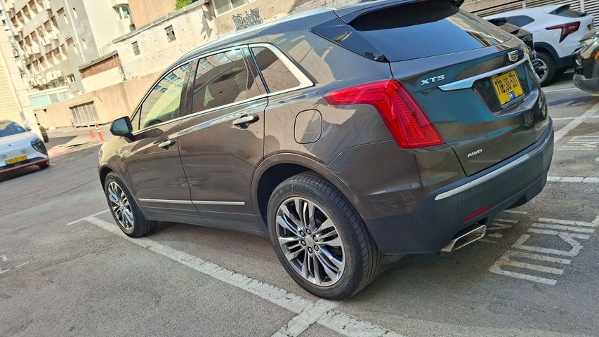 קאדילק XT5