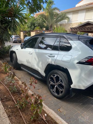 טויוטה RAV4
