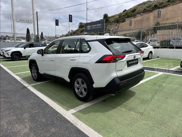 טויוטה RAV4