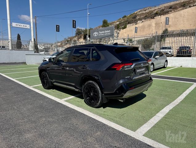 טויוטה RAV4