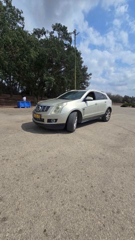קאדילק SRX