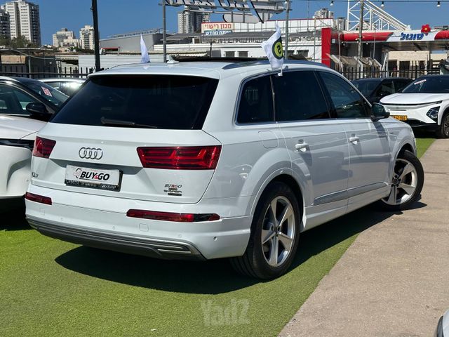 אאודי Q7
