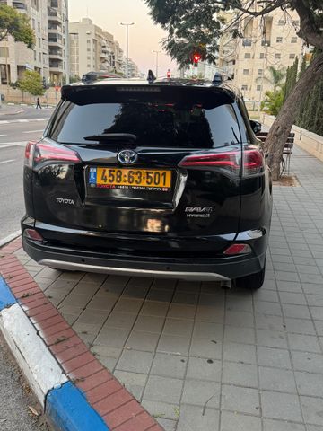 טויוטה RAV4