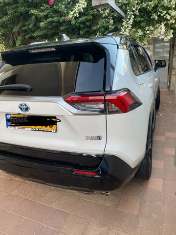 טויוטה RAV4