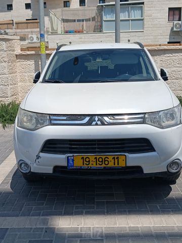 מיצובישי אאוטלנדר