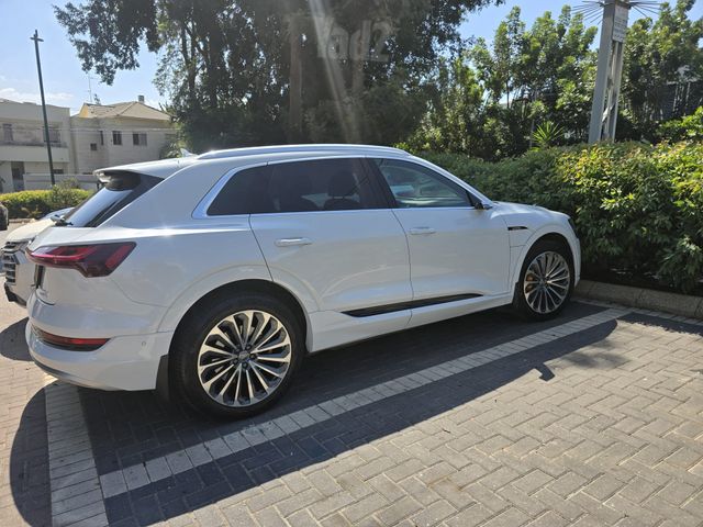 אאודי E-tron
