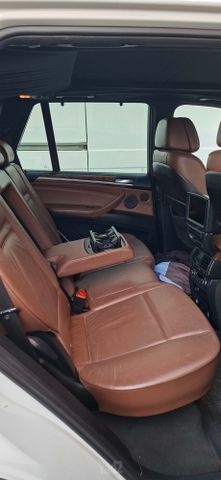 X5 Luxury 30d אוט׳ 7 מק 3.0 (245 כ״ס)
