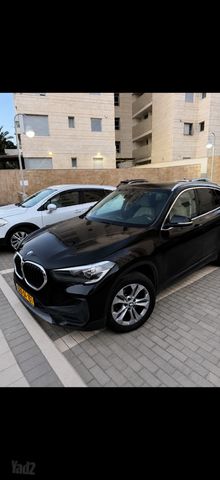 ב מ וו X1