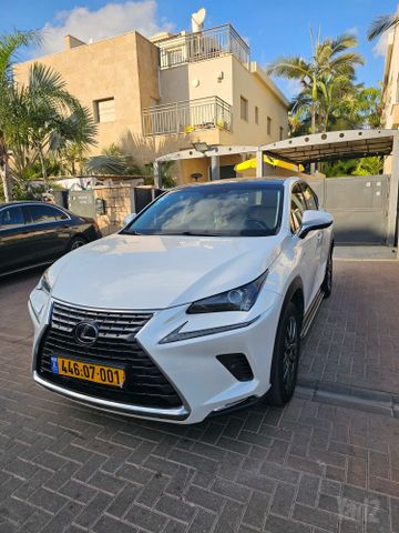 לקסוס NX