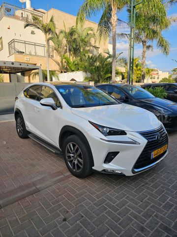 לקסוס NX