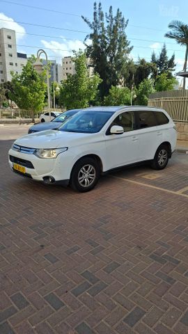 מיצובישי אאוטלנדר