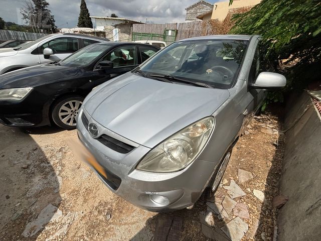 מודעת רכב יונדאי i20