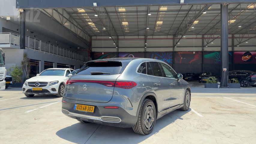 מרצדס-בנץ EQE SUV
