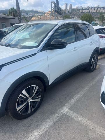 פיג'ו 3008