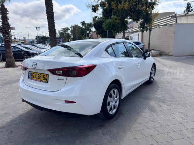 מאזדה 3