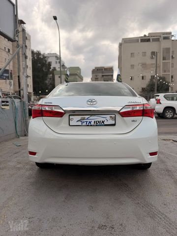 טויוטה קורולה