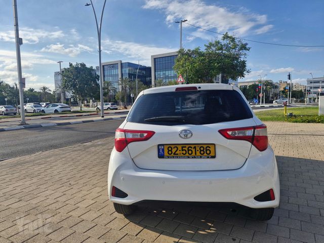 טויוטה יאריס