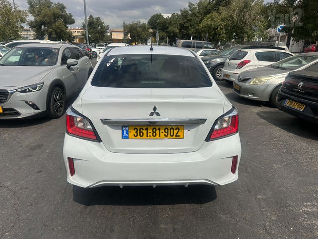 מיצובישי אטראז'