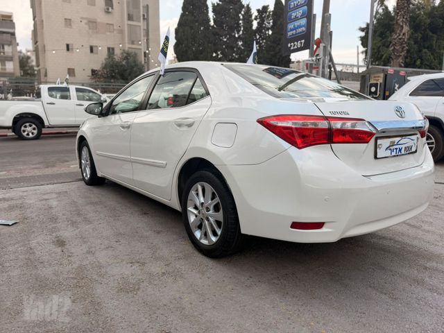 טויוטה קורולה