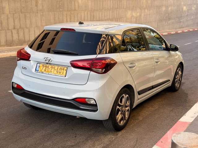 יונדאי i20