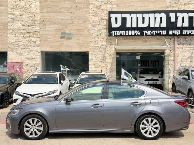 לקסוס GS
