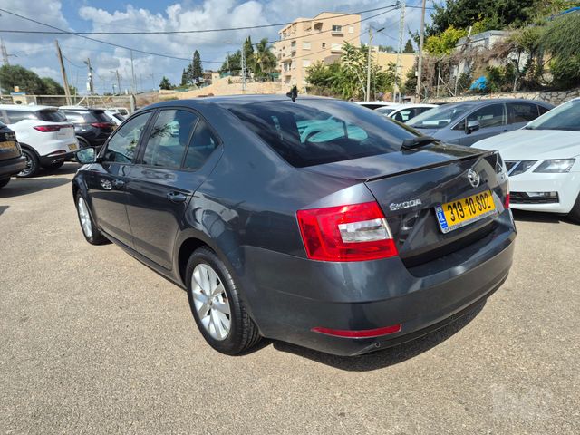 סקודה אוקטביה
