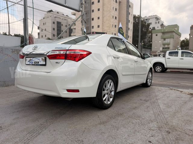 טויוטה קורולה