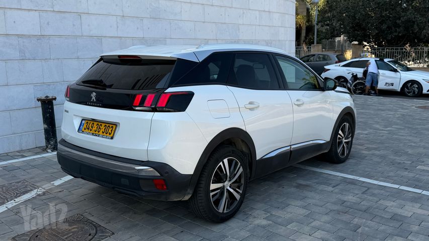 פיג'ו 3008