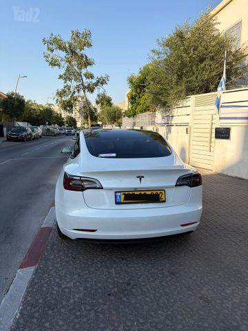 טסלה מודל 3