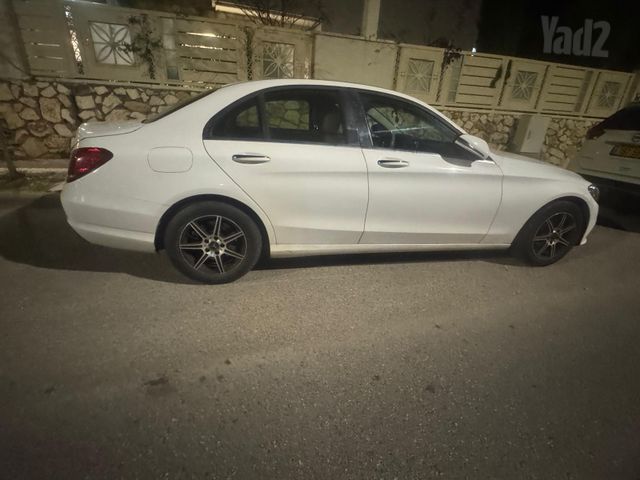 מודעת רכב מרצדס-בנץ C-class