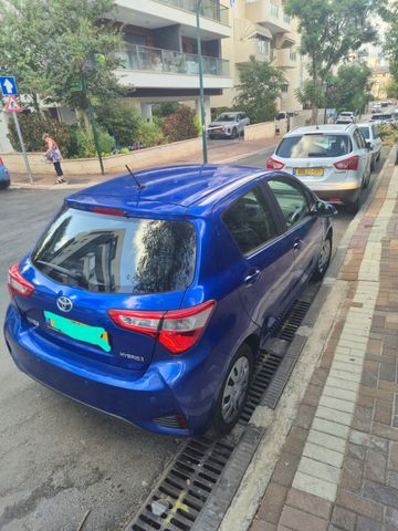 טויוטה יאריס