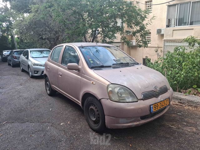 טויוטה יאריס