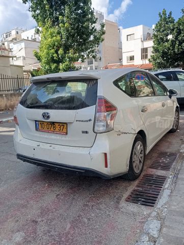 טויוטה פריוס פלוס
