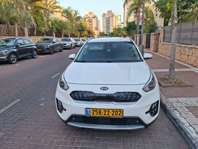 קיה נירו
