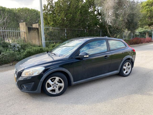 וולוו C30